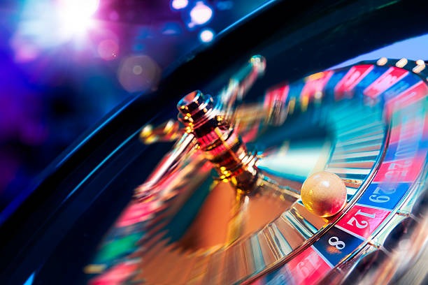 Live score tracking and in-play betting interface